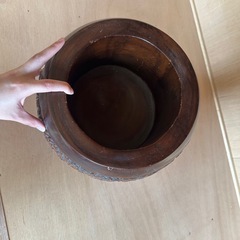 木彫り壺の画像