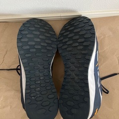 ニューバランス スニーカー25cmの画像
