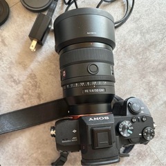 sonya7III本体とGmaster50mmレンズ、三脚フルセットの画像