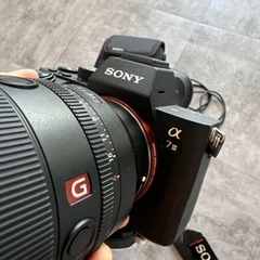 sonya7III本体とGmaster50mmレンズ、三脚フルセットの画像