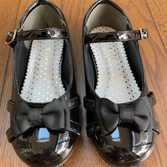 avvのエナメルシューズ　19cmの画像