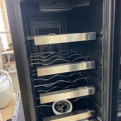 ◇ドリーム尼崎1号館◇ デバイスタイル ベルチェ式ワインセラー CE8W-R 2021年製 22ℓの画像