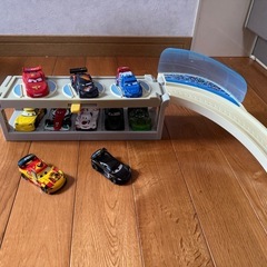 カーズ　10台　展示台付きの画像