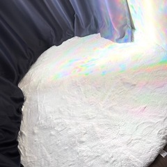 白い丸いラグの画像