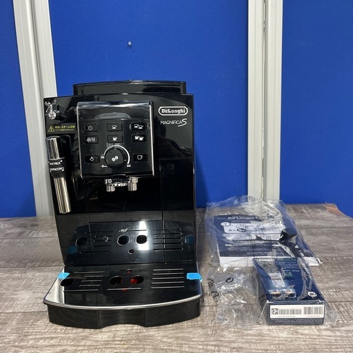 【美品】DeLonghi デロンギ ⭐︎マグニフィカS 全自動エスプレッソマシンECAM23120BN