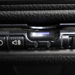 約8万km💡4WD💡Bluetooth💡バックカメラ💡フルセグ💡ETC💡パワーシート💡の画像