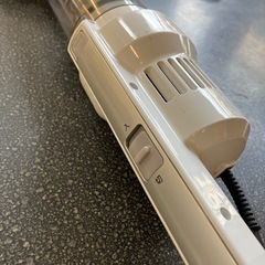 A2510-099 IRIS OHYAMA 極細軽量スティッククリーナー 電気掃除機 IC-S2-S シルバー 2019年製 通電確認済み キズ汚れ有りの画像