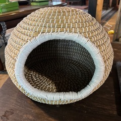 猫の寝床と爪研ぎせセットの画像