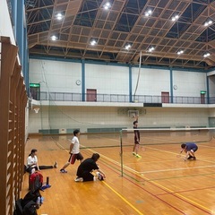 バドミントンやるよ🏸