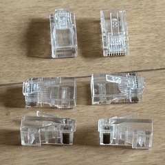RJ45オスコネクタ約95個の画像
