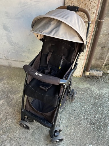 アップリカ　マジカルエアー ベージュ