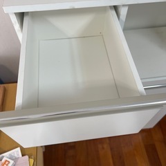 キッチン収納棚の画像