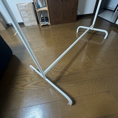 【早い物勝ちです】IKEA MULIG ハンガーラック ホワイト 74x90 cmの画像