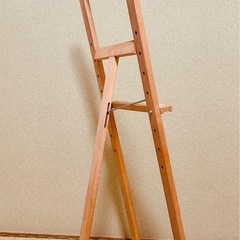 木製イーゼルの画像