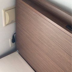 ニトリ　コンセント付きセミダブル　木製ベッドフレーム　の画像