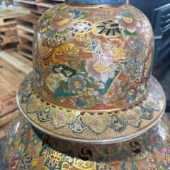 豪華な大きな壺の画像
