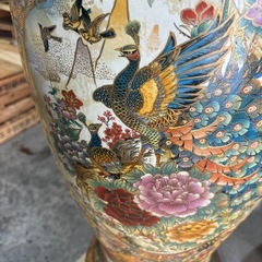 豪華な大きな壺の画像