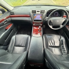 綺麗艶々！車検9年7月！LEXUS LS中期型⭐︎バージョンU I pkg⭐︎フルセグTV Bluetooth その他豪華装備！不具合なし すぐ乗れます⭐︎の画像
