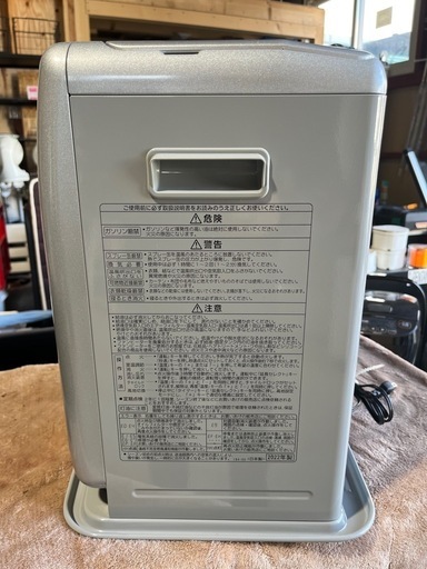 ２０２２年製　コロナ　石油ストーブ　ファンヒーター　Ｇ３２タイプ　５．０Ｌタンク　サテンシルバー　よごれま栓　クリーン消化＆ニオイカッ