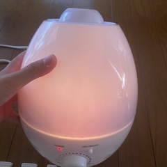 レインボーLED付き加湿器の画像