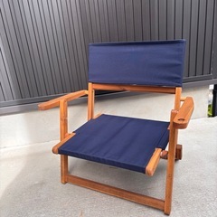 ニトリ　木製折りたたみチェア　の画像