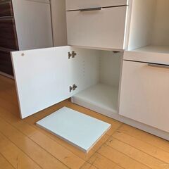 未使用訳あり キッチンボード ナチュラル×ホワイト 幅89.5 全段フルオープンスライドレール付き モイス付き 引出し カップボード 食器棚の画像