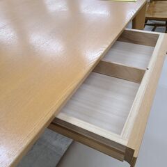 J1590【リユースのサカイ柏店】NITORI　ニトリ　ダイニングテーブルセット　椅子2脚ベンチ付　ロレイン２　クリーニング済みの画像