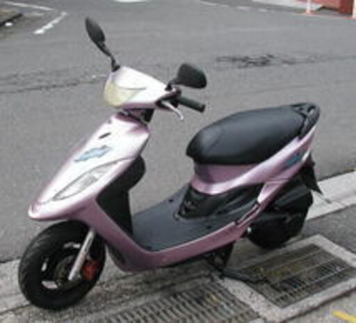 キムコ　（KIMCO）　CAROⅡ　100　　実働　 ４サイクル中古、埼玉～美品、 エンジン好調、セル、キック始動、 シート破れ無し、カウル等傷は有り、書類有り、
