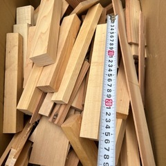 薪　2箱　木材　角材の画像