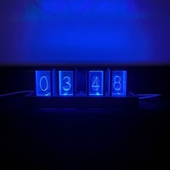 ニキシー管　置き時計の画像