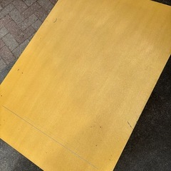 折りたたみ机の画像