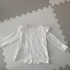 欲しいもの番号でメッセージ下さい。ワンピースとロンTの画像