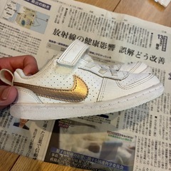 NIKE 子供用スニーカー15センチの画像