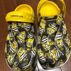 ミニオンサンダル黒✖️黄色の画像