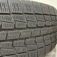 スタッドレスタイヤ215/60R16の画像