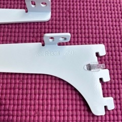 未使用品❗️棚　棚柱1820mm２本と棚受250mm2本と450mm2本セット‼️②の画像