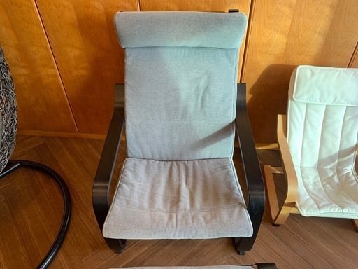 IKEAパーソナルチェアとオットマンのセットです