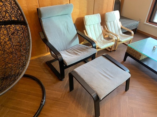IKEAパーソナルチェアとオットマンのセットです