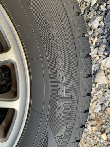 TOYO TIRESスタッドレスタイヤホイールセット 195/65R15