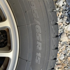 TOYO TIRESスタッドレスタイヤホイールセット 195/65R15の画像