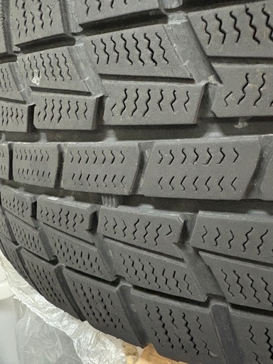 スタッドレスタイヤ
215/60R16     