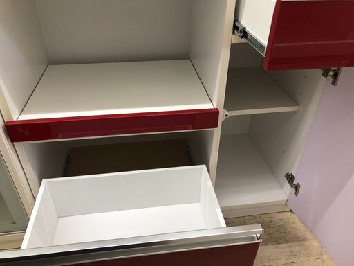 【ジャングルジャングルサカイ石津店】システムキッチンボード 赤 中身が見えやすいフルスライドレール 湿気に強いモイス加工 おしゃれ  