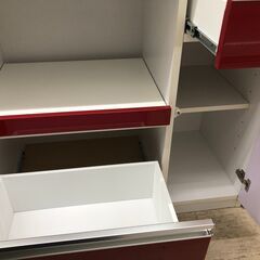 【ジャングルジャングルサカイ石津店】システムキッチンボード 赤 中身が見えやすいフルスライドレール 湿気に強いモイス加工 おしゃれ  クリーニング済み 堺市 西区 東区 北区 南区 堺区 石津の画像