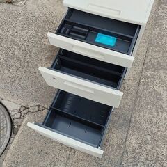 コクヨ　BS　3段ワゴン『中古美品』複数入荷！の画像