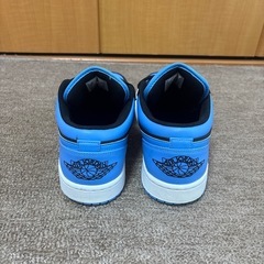美品]　エアジョーダン 1LOW ユニバーシティブルーの画像