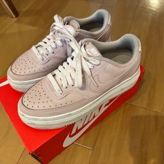 ナイキ スニーカーの画像