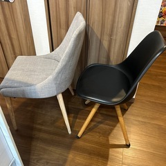無料！ダイニングチェア×4脚(ブラック×2脚、グレー×2脚)の画像