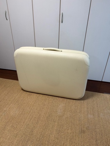 折りたたみ式マッサージベッド