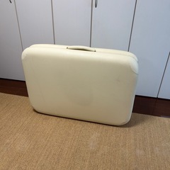 折りたたみ式マッサージベッドの画像
