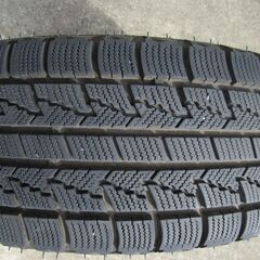 スタッドレスタイヤ　195/65R15  ※ナット付きの画像